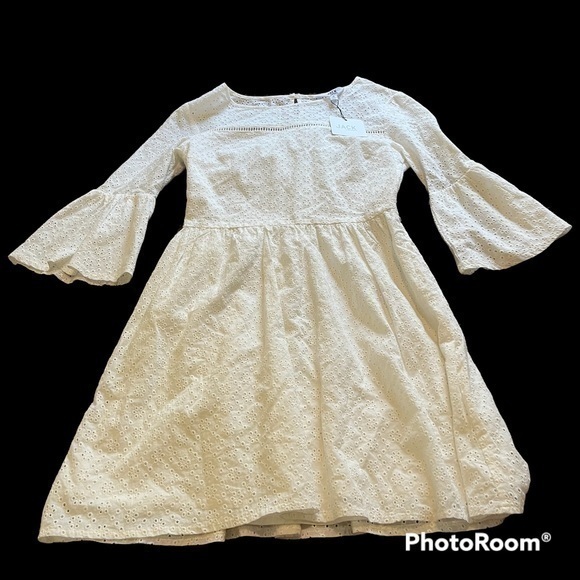 New BB Dakota white dress with bell sleeve - Picture 1 of 10
